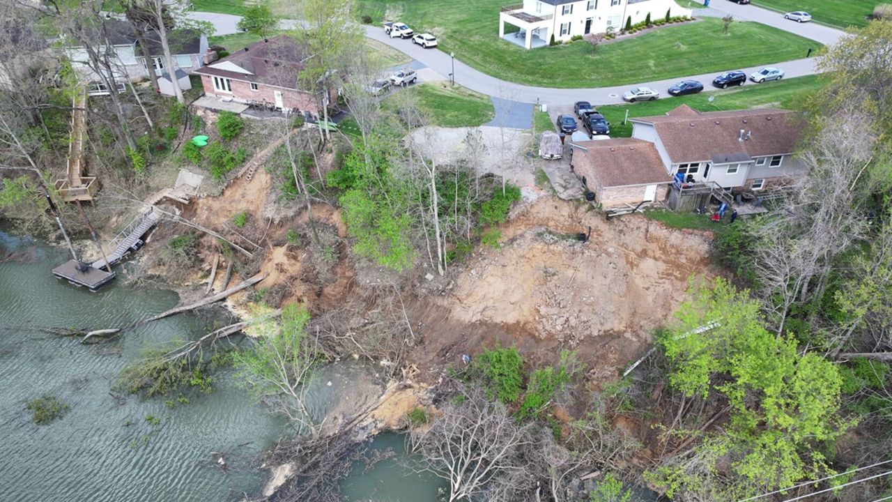 Mudslide threatens Prospect homes teetering above Harrods Creek